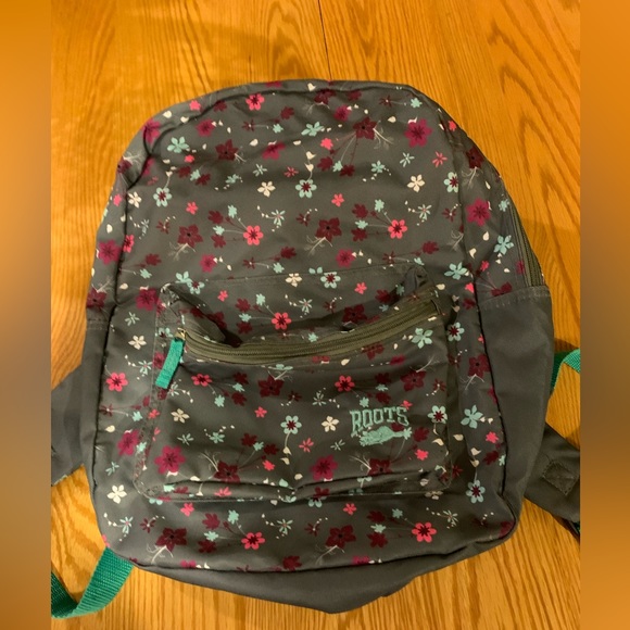 Roots back pack. Never used - Picture 1 of 2